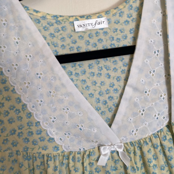 Vintage Vanity Fair 2pc sleep set - Picture 2 of 7